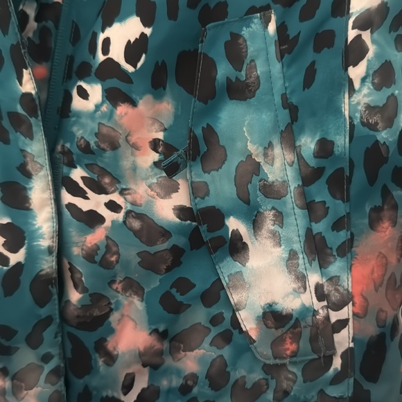 Girls Roxy Ski jacket | Leopard print - Picture 3 of 3